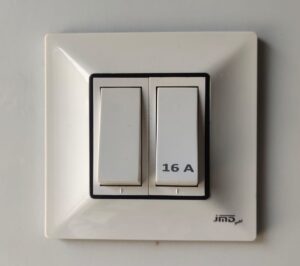 R Switch 16A With IND Roma